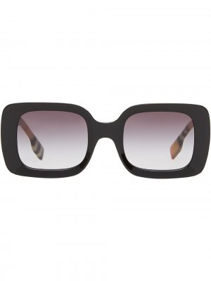 Квадратные солнцезащитные очки в клетку Vintage Check Burberry Eyewear. Цвет: черный