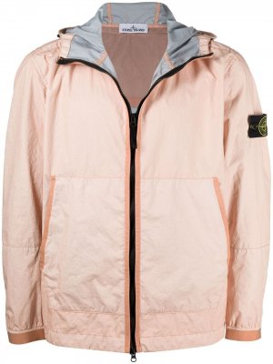 Куртка с капюшоном и нашивкой-логотипом Stone Island. Цвет: розовый