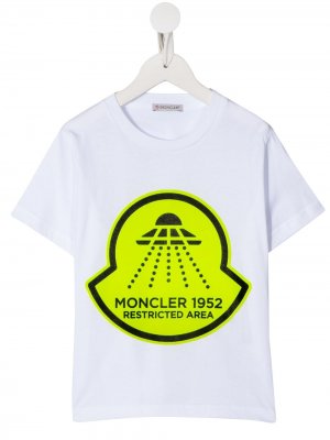 Футболка с контрастным логотипом Moncler Enfant. Цвет: белый