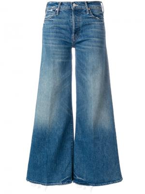 Расклешенные укороченные джинсы  Stunner Roller Mother. Цвет: синий