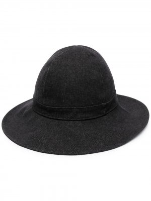 Однотонная шляпа с лентой AMI Paris. Цвет: черный