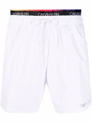 Плавки-шорты с двойным поясом и логотипом Calvin Klein Jeans. Цвет: белый