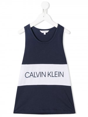 Топ без рукавов с логотипом Calvin Klein Kids. Цвет: синий