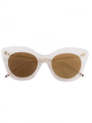 Солнцезащитные очки с оправой кошачий глаз Thom Browne Eyewear. Цвет: crystal clear w/dark brown-желтый