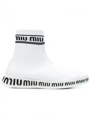 Кроссовки с носочной вставкой Miu. Цвет: белый