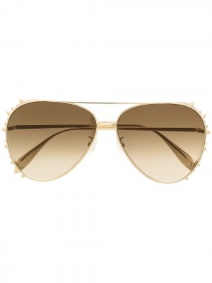Солнцезащитные очки-авиаторы с заклепками Alexander McQueen Eyewear. Цвет: золотистый