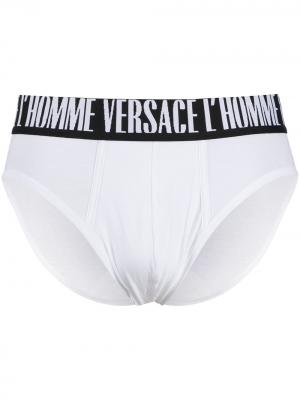 Трусы-брифы с логотипом Versace. Цвет: белый
