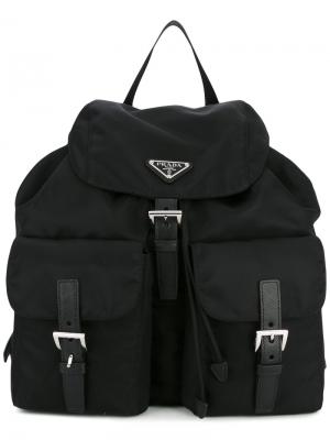 Рюкзак с бляшкой-логотипом Prada. Цвет: чёрный
