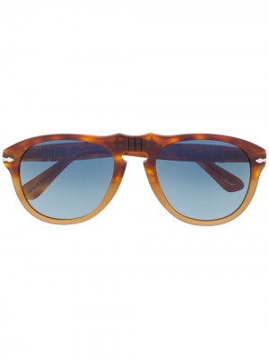 Солнцезащитные очки-авиаторы черепаховой расцветки Persol. Цвет: коричневый