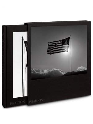 Книга Robert Mapplethorpe Phaidon Press. Цвет: черный