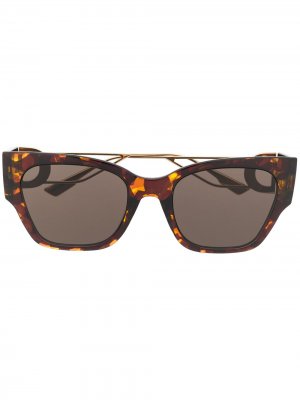 Солнцезащитные очки 30Montaigne в оправе черепаховой расцветки Dior Eyewear. Цвет: золотистый