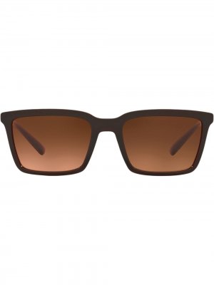 Солнцезащитные очки в прямоугольной оправе с логотипом DG Dolce & Gabbana Eyewear. Цвет: коричневый
