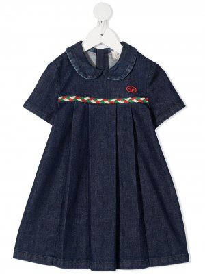 Джинсовое платье со складками Gucci Kids. Цвет: синий