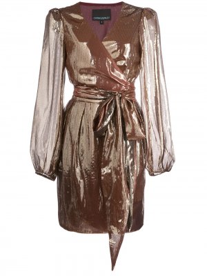 Платье Rocky из ткани ламе с запахом Cynthia Rowley. Цвет: золотистый