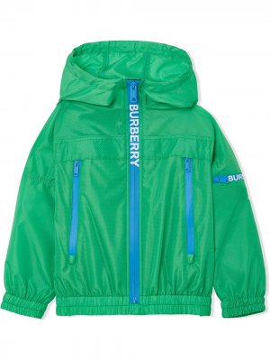 Куртка с логотипом Burberry Kids. Цвет: зеленый