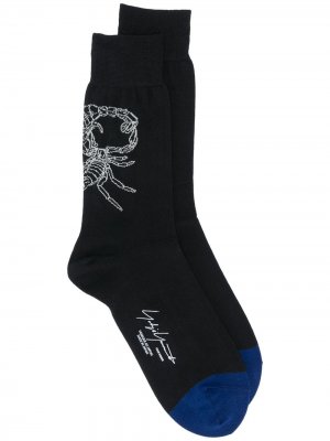 Носки с принтом Yohji Yamamoto. Цвет: черный