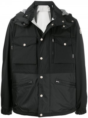 Куртка с капюшоном и карманами Moncler. Цвет: черный